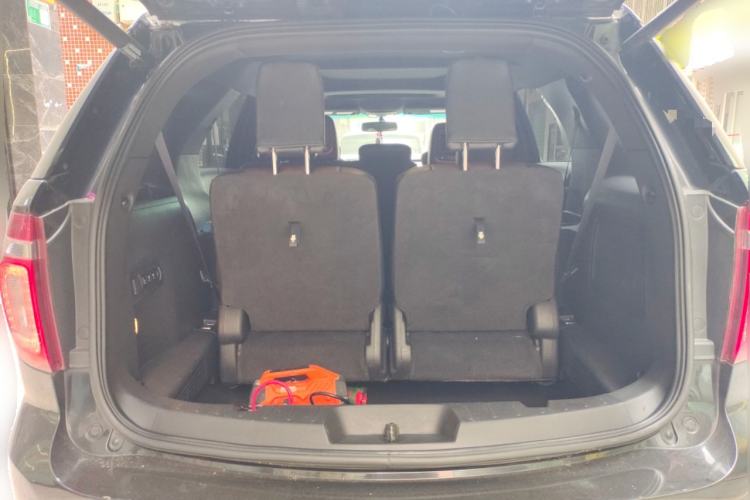Used Ford Explorer 2013 3.5L Deluxe Model Trunk