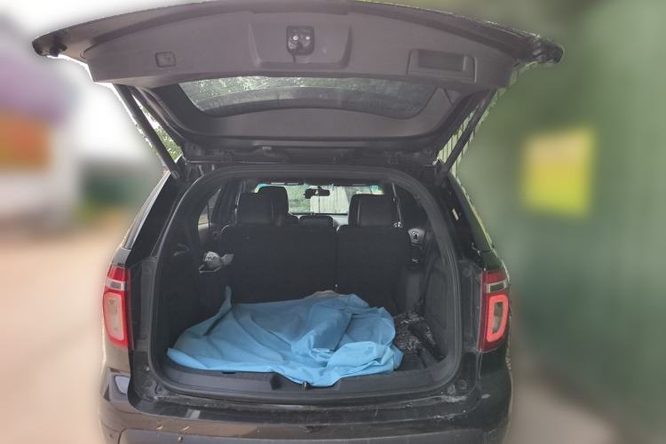 Used Ford Explorer 2013 3.5L Deluxe Model Trunk