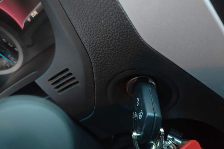 Used Ford Explorer 2013 3.5L Deluxe Model Vehicle Key