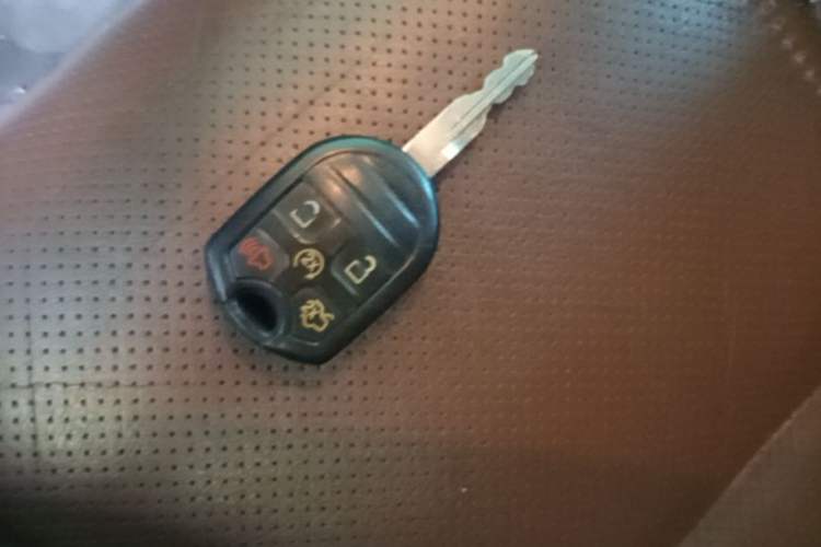 Used Ford Explorer 2013 3.5L Deluxe Model Vehicle Key