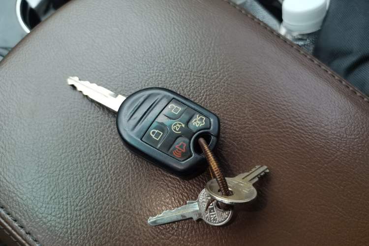 Used Ford Explorer 2013 3.5L Deluxe Model Vehicle Key