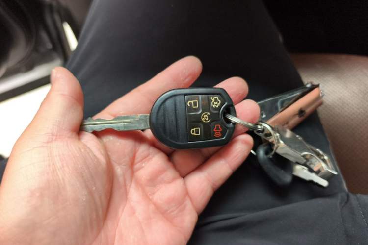 Used Ford Explorer 2013 3.5L Deluxe Model Vehicle Key