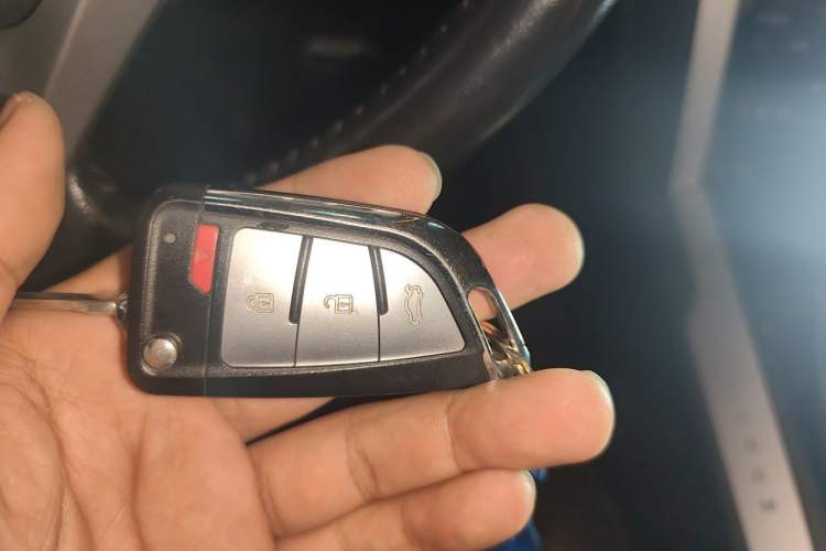 Used Ford Explorer 2013 3.5L Deluxe Model Vehicle Key