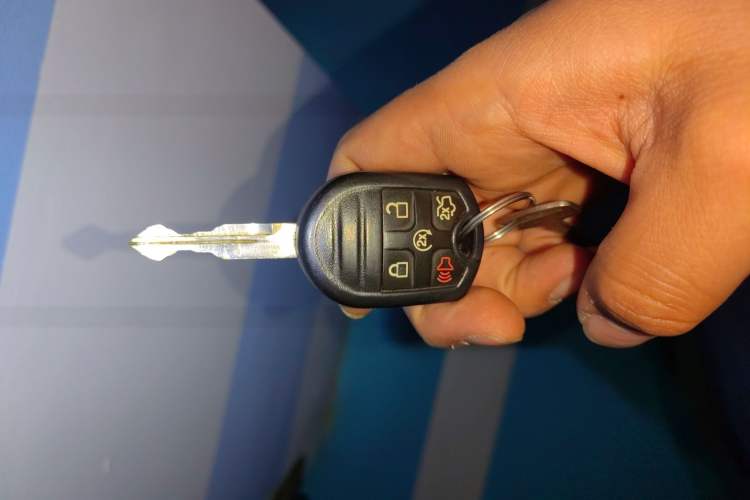 Used Ford Explorer 2013 3.5L Deluxe Model Vehicle Key
