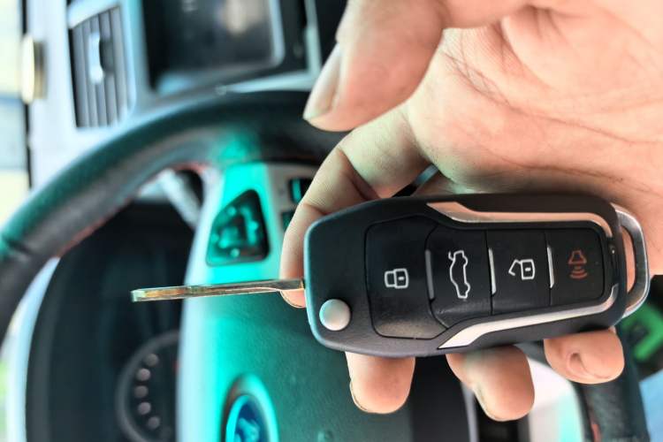 Used Ford Explorer  Vehicle Key