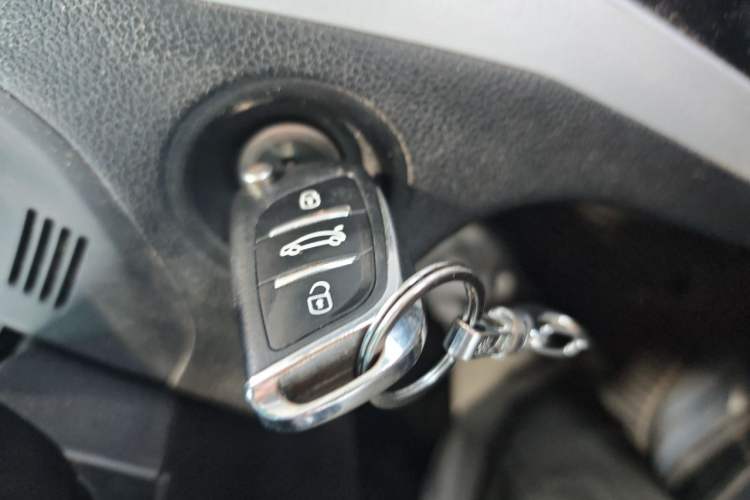 Used Ford Explorer 2013 3.5L Deluxe Model Vehicle Key
