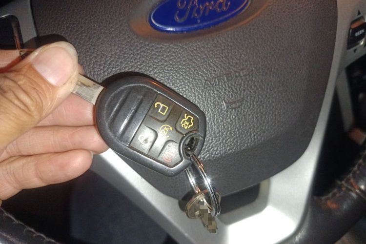 Used Ford Explorer 2013 3.5L Deluxe Model Vehicle Key