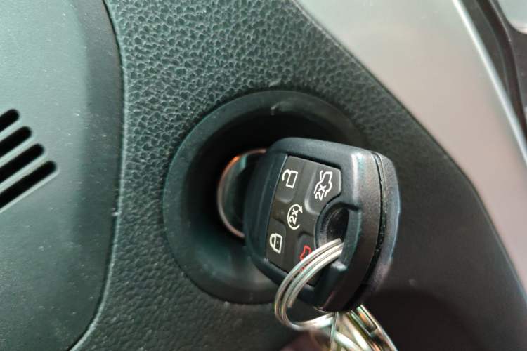 Used Ford Explorer 2013 3.5L Deluxe Model Vehicle Key