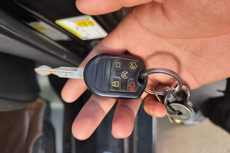 Used Ford Explorer 2013 3.5L Deluxe Model Vehicle Key