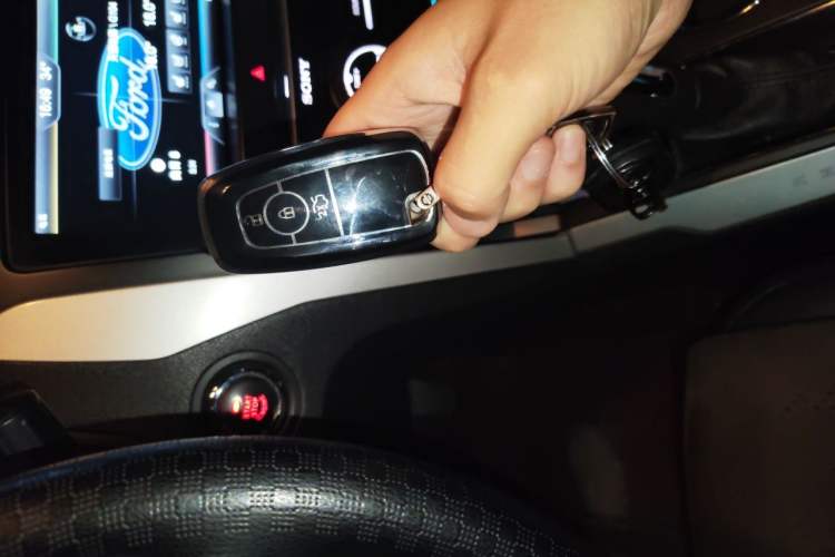 Used Ford Explorer 2013 3.5L Deluxe Model Vehicle Key