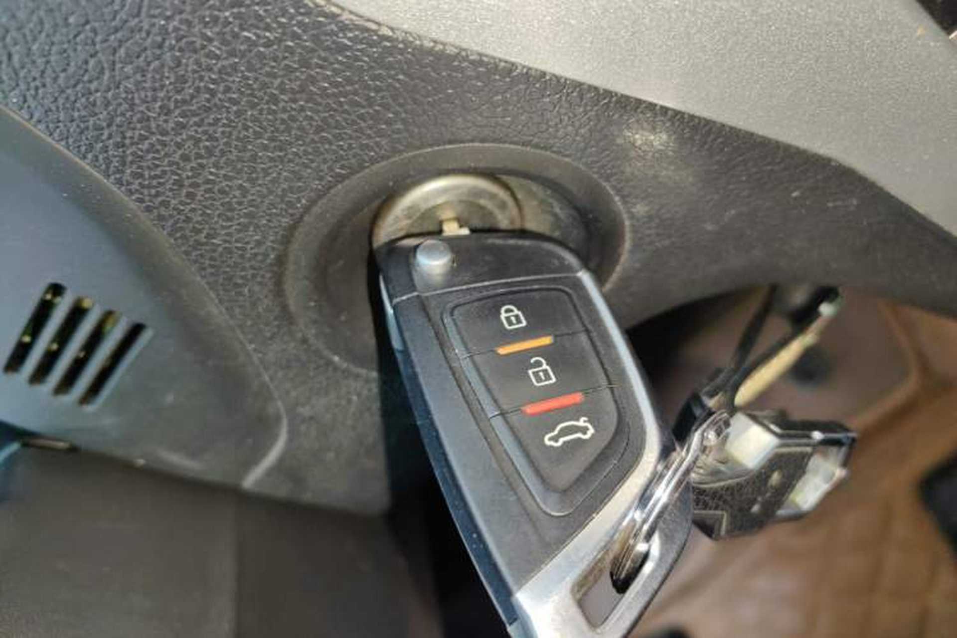 Used Ford Explorer 2013 3.5L Deluxe Model Vehicle Key