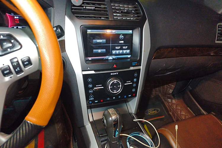 Used Ford Explorer 2013 3.5L Deluxe Model Audio And AC Panel