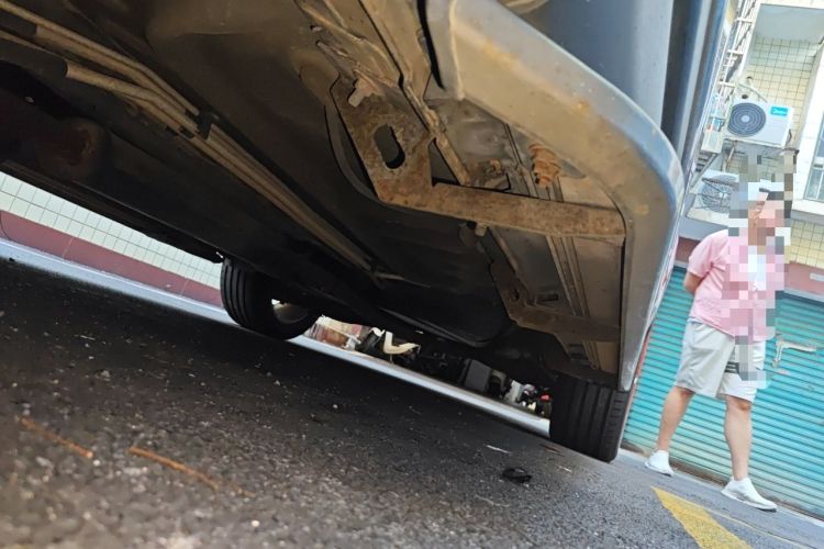 Used Ford Explorer 2013 3.5L Deluxe Model Chassis Front Left