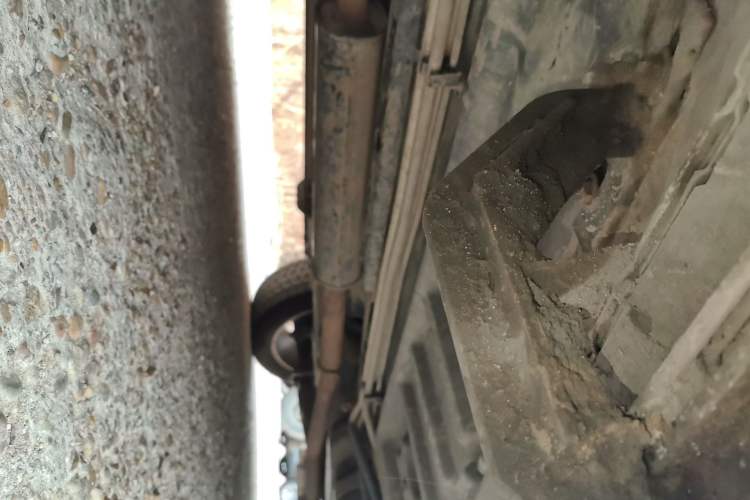 Used Ford Explorer  Chassis Front Left