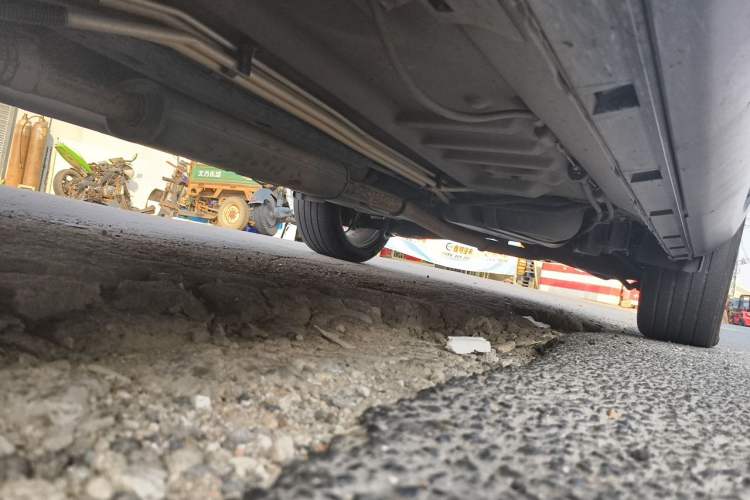 Used Ford Explorer 2013 3.5L Deluxe Model Chassis Front Left