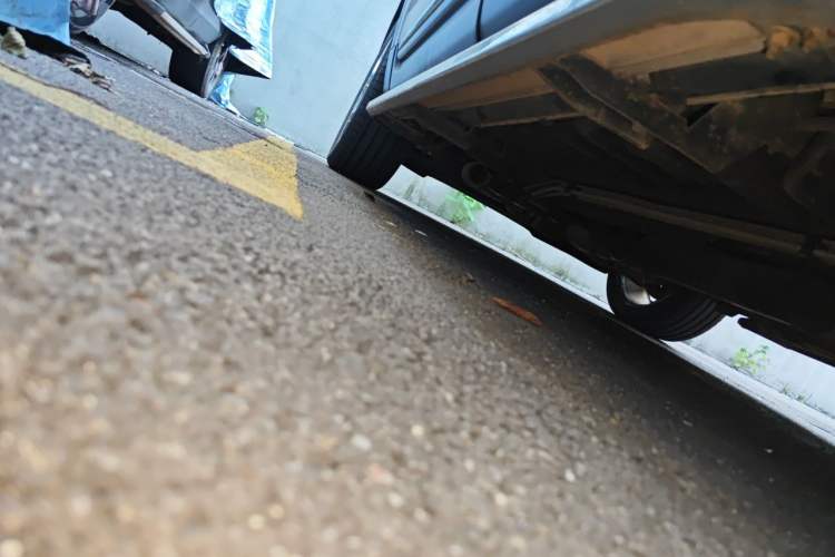 Used Ford Explorer 2013 3.5L Deluxe Model Chassis Rear Left