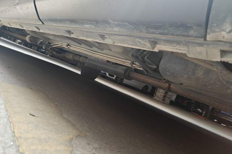 Used Ford Explorer 2013 3.5L Deluxe Model Chassis Rear Left