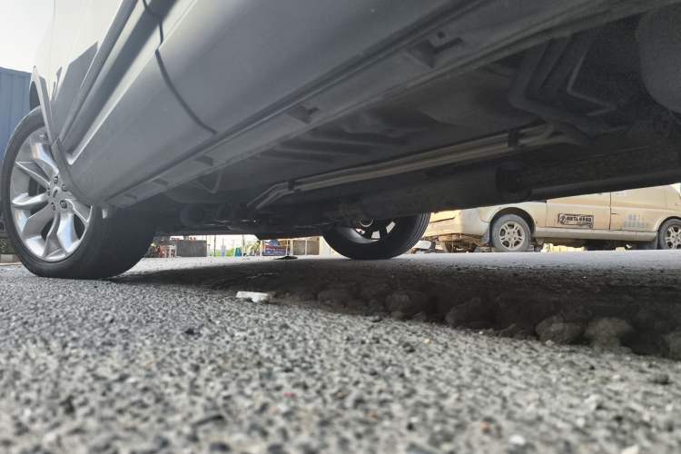 Used Ford Explorer 2013 3.5L Deluxe Model Chassis Rear Left
