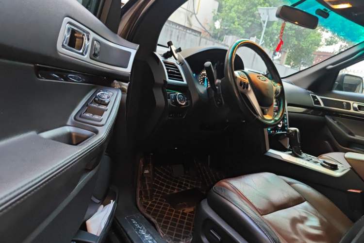 Used Ford Explorer 2013 3.5L Deluxe Model Driver Seat