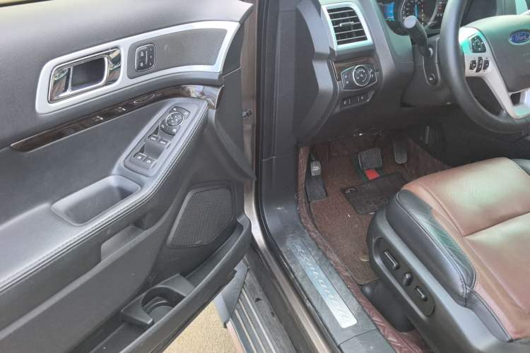 Used Ford Explorer 2013 3.5L Deluxe Model Driver Seat