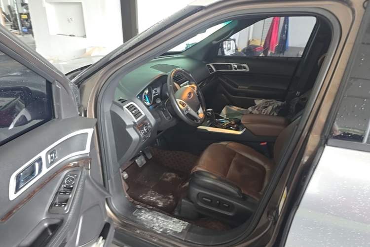 Used Ford Explorer 2013 3.5L Deluxe Model Driver Seat