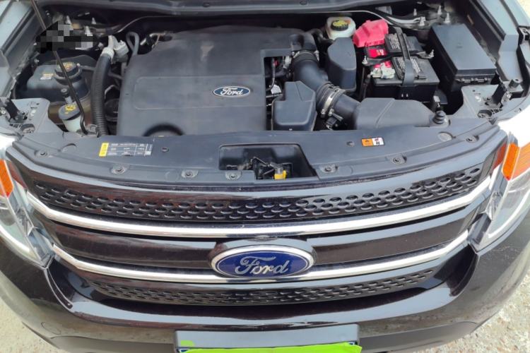 Used Ford Explorer  Engine Bay