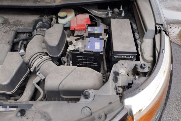 Used Ford Explorer 2013 3.5L Deluxe Model Engine Bay Left