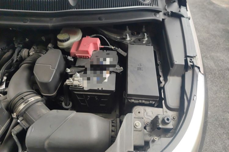 Used Ford Explorer 2013 3.5L Deluxe Model Engine Bay Left