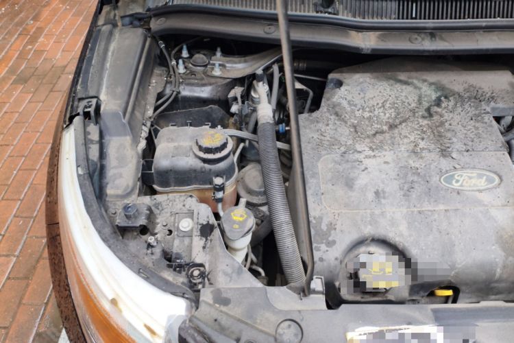 Used Ford Explorer 2013 3.5L Deluxe Model Engine Bay Right