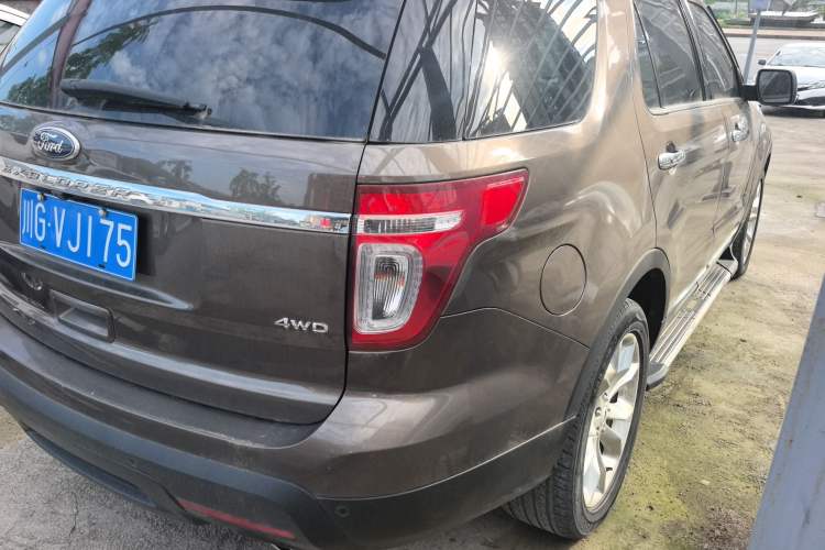 Used Ford Explorer 2013 3.5L Deluxe Model Exterior 3