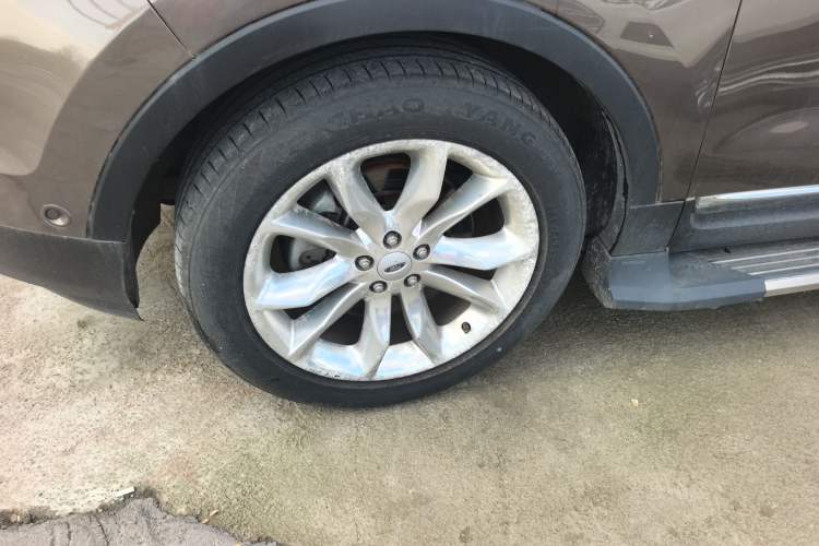 Used Ford Explorer 2013 3.5L Deluxe Model Exterior 4