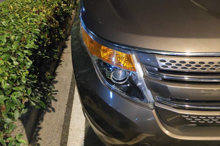 Used Ford Explorer 2013 3.5L Deluxe Model Exterior 6
