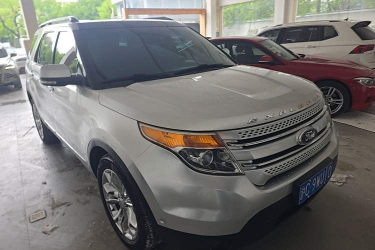 Used Ford Explorer 2013 3.5L Deluxe Model Front Right 45 Deg