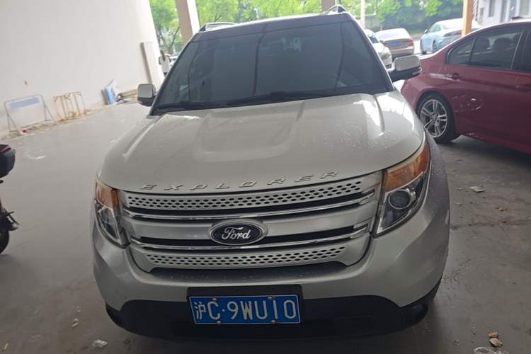 Used Ford Explorer 2013 3.5L Deluxe Model Front