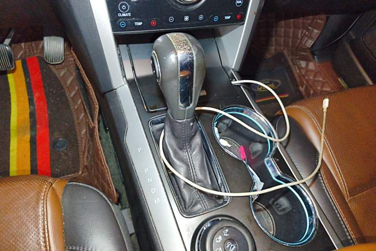 Used Ford Explorer 2013 3.5L Deluxe Model Gear Lever