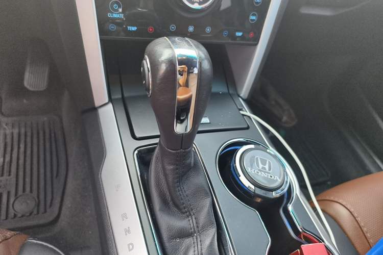 Used Ford Explorer 2013 3.5L Deluxe Model Gear Lever