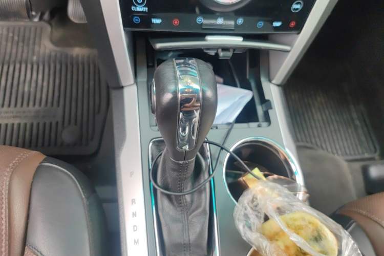 Used Ford Explorer 2013 3.5L Deluxe Model Gear Lever