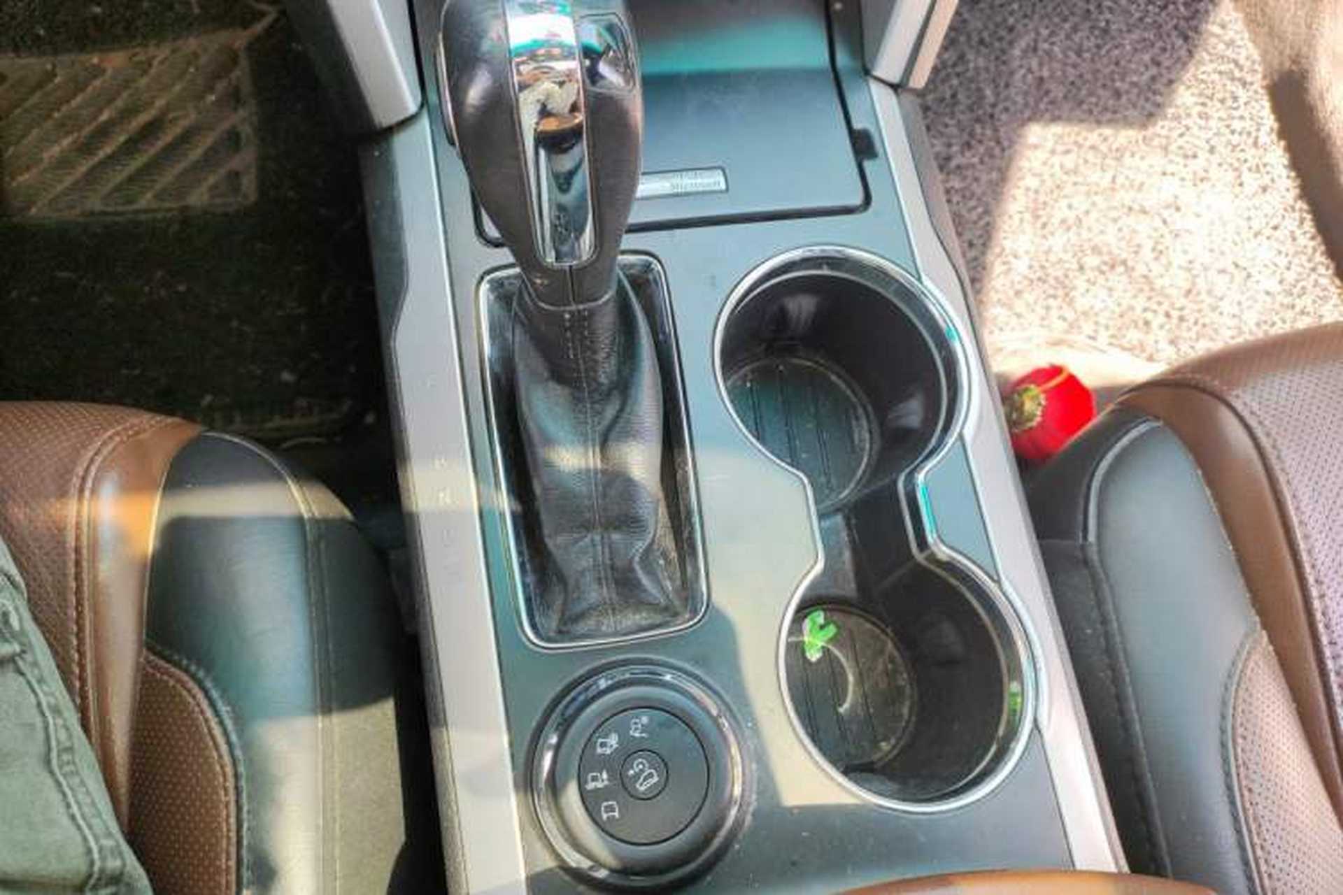Used Ford Explorer 2013 3.5L Deluxe Model Gear Lever