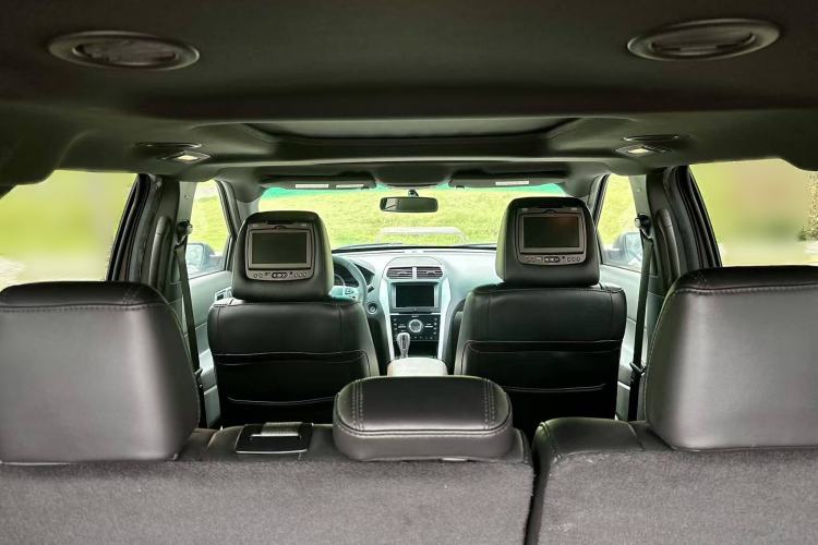 Used Ford Explorer 2013 3.5L Deluxe Model Interior 5