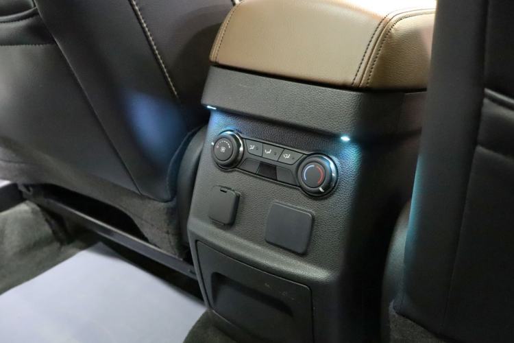 Used Ford Explorer 2013 3.5L Deluxe Model Interior 7