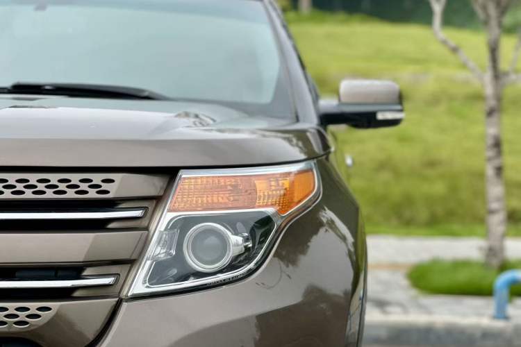 Used Ford Explorer 2013 3.5L Deluxe Model Left Front Headlight