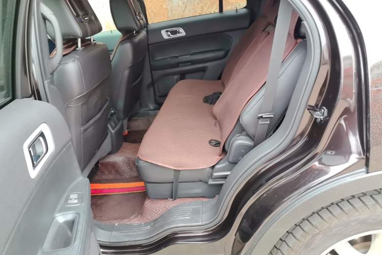 Used Ford Explorer  Left Rear Seat