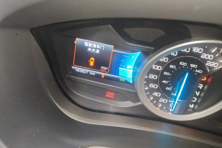 Used Ford Explorer 2013 3.5L Deluxe Model Odometer Close Up
