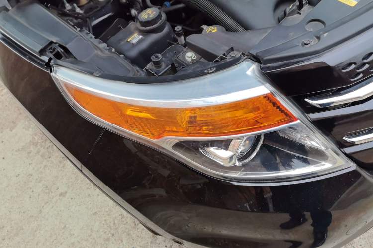 Used Ford Explorer  Right Front Headlight