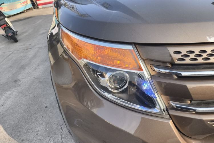 Used Ford Explorer 2013 3.5L Deluxe Model Right Front Headlight