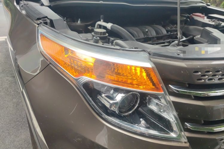 Used Ford Explorer 2013 3.5L Deluxe Model Right Front Headlight