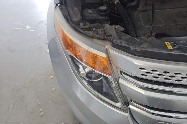 Used Ford Explorer 2013 3.5L Deluxe Model Right Front Headlight