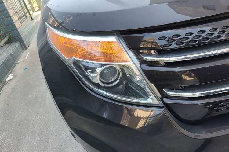 Used Ford Explorer 2013 3.5L Deluxe Model Right Front Headlight