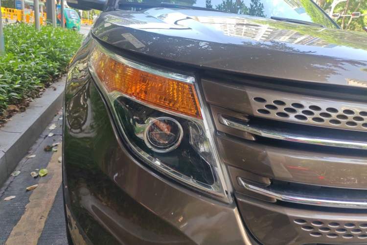 Used Ford Explorer 2013 3.5L Deluxe Model Right Front Headlight