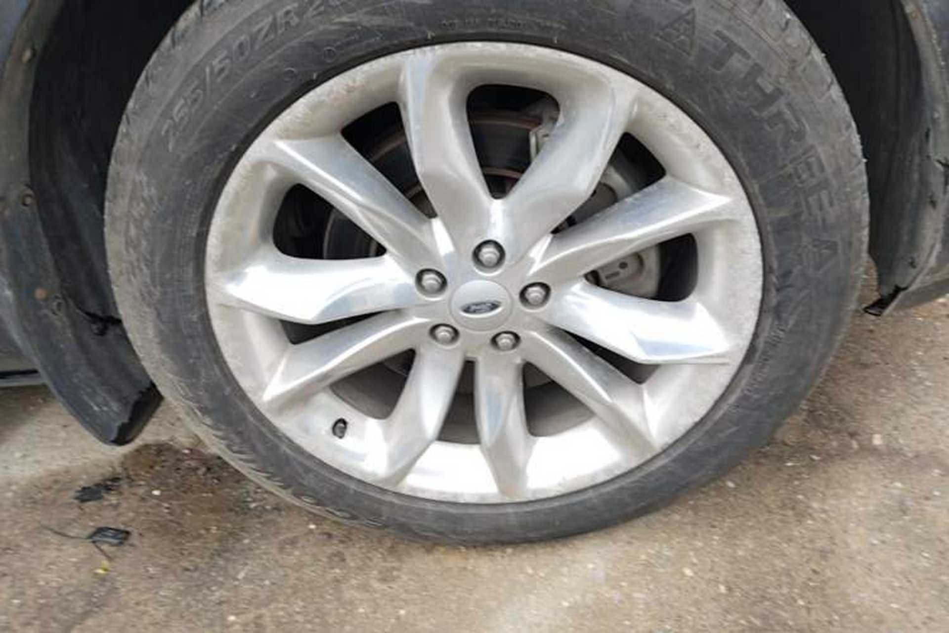 Used Ford Explorer 2013 3.5L Deluxe Model Right Front Wheel Hub